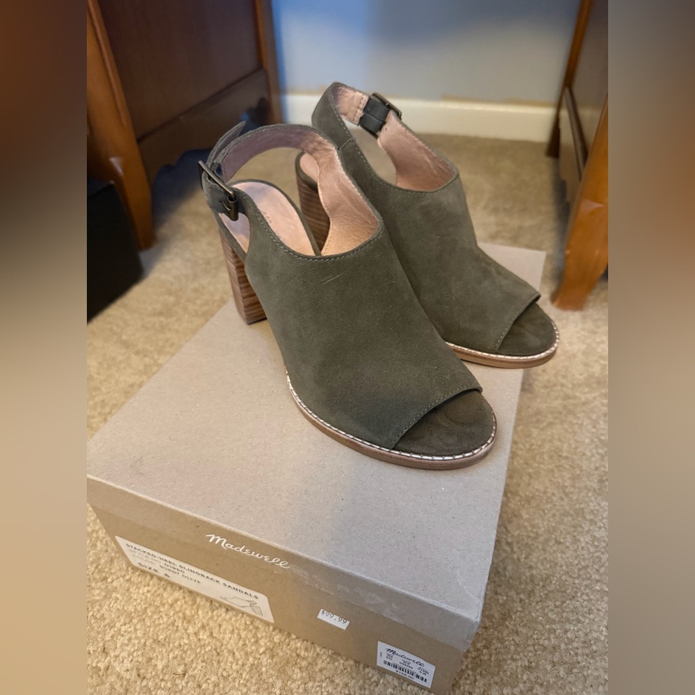 Madewell Olive Green Peep Toe Block Stacked Heel Slingback Heels, size 6 NIB
